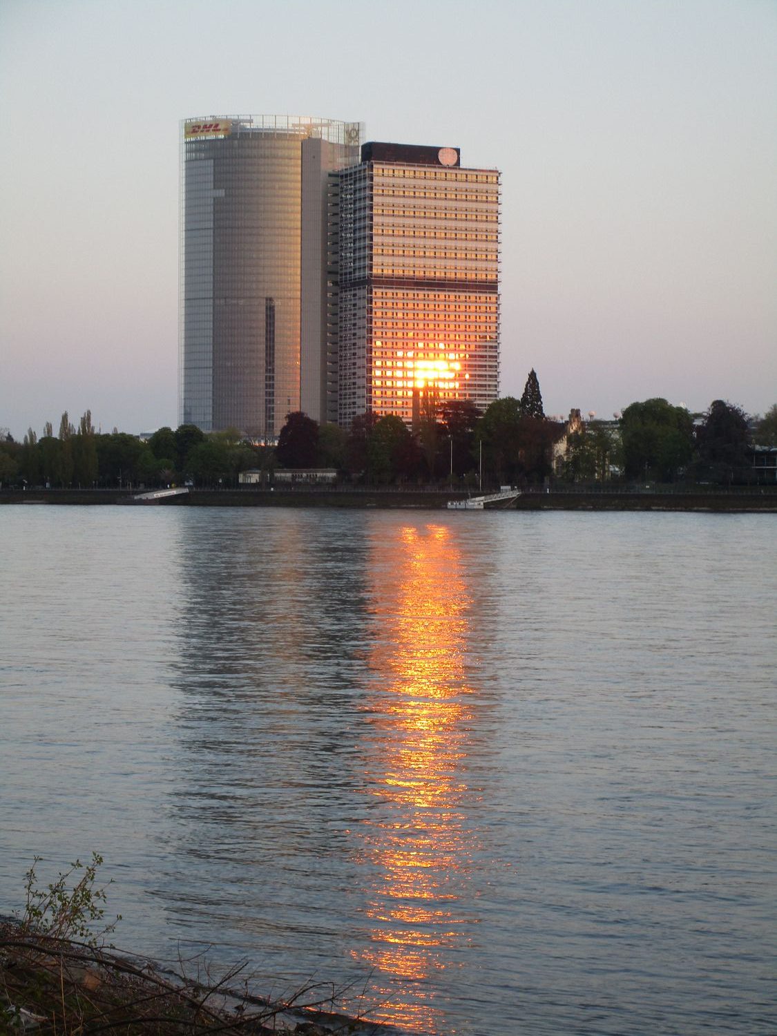 Langer Eugen und Post Tower